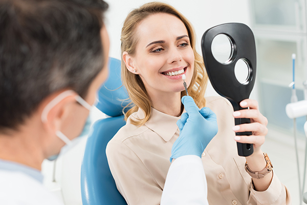 What Are Porcelain Veneers?